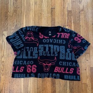 Women’s XXL Chicago Bulls crop top